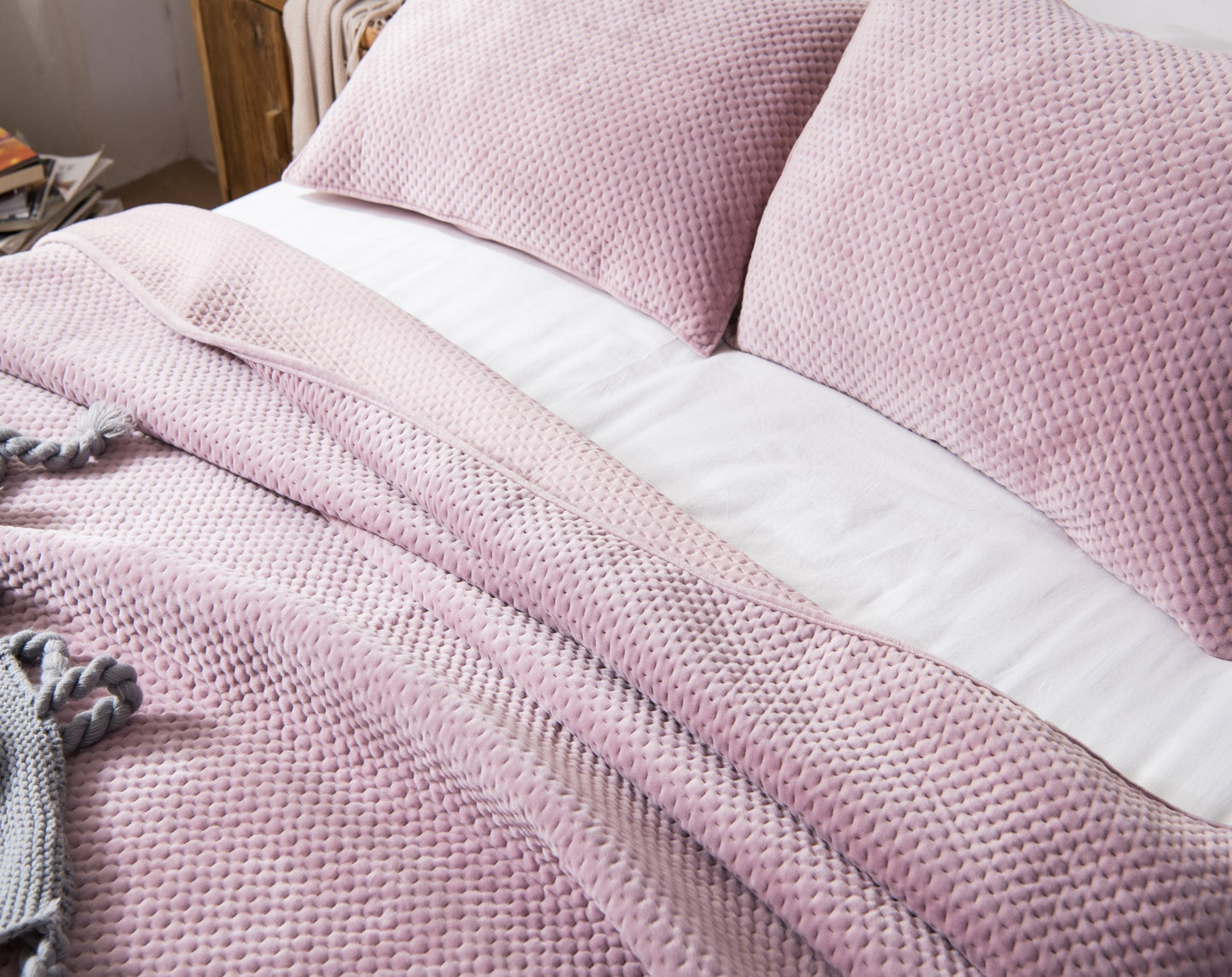 Kasentex All Season Cozy Velvet Quilt Set with Shams, Queen, King, Room Decor, Graduation Gifts Kasentex