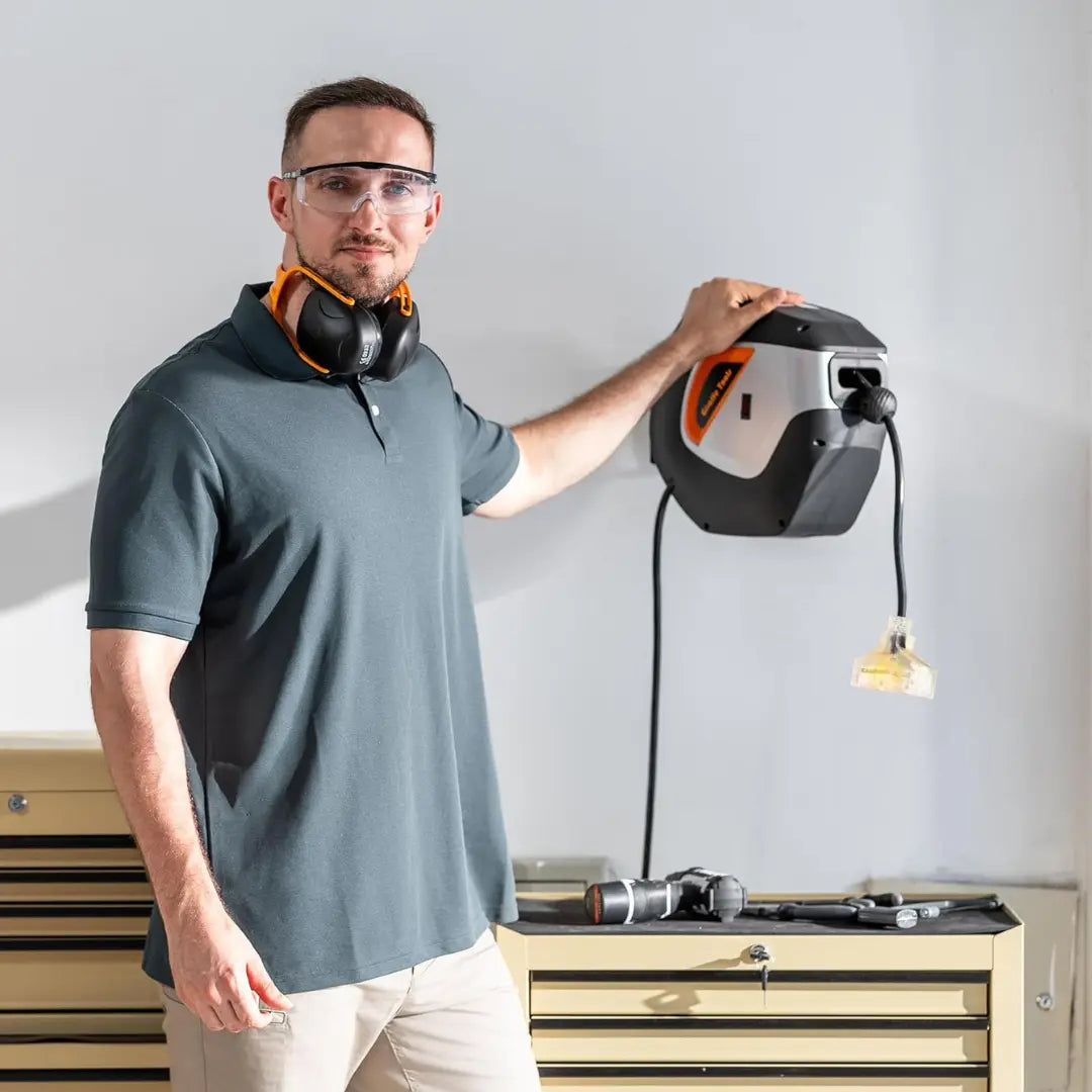 Retractable Extension Cord Reel-12/14/16 AWG Giraffe Tools US