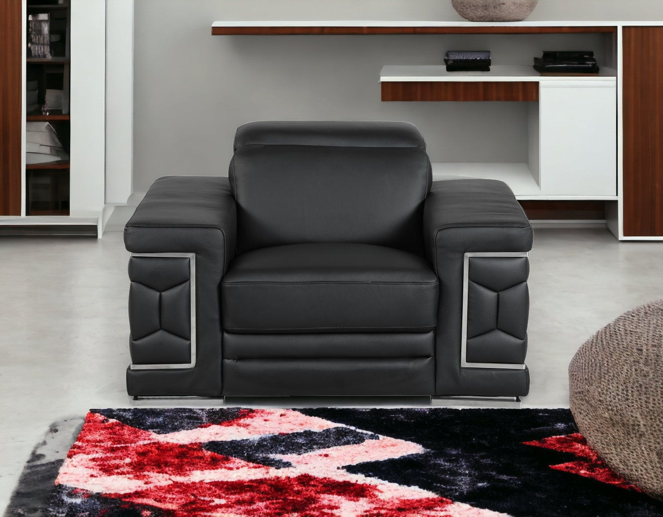 47" Black And Silver Genuine Leather Arm Chair