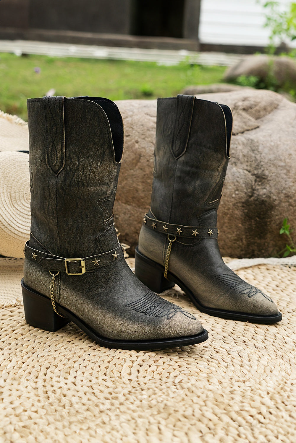 Western Distressed Boots Threaded Pear