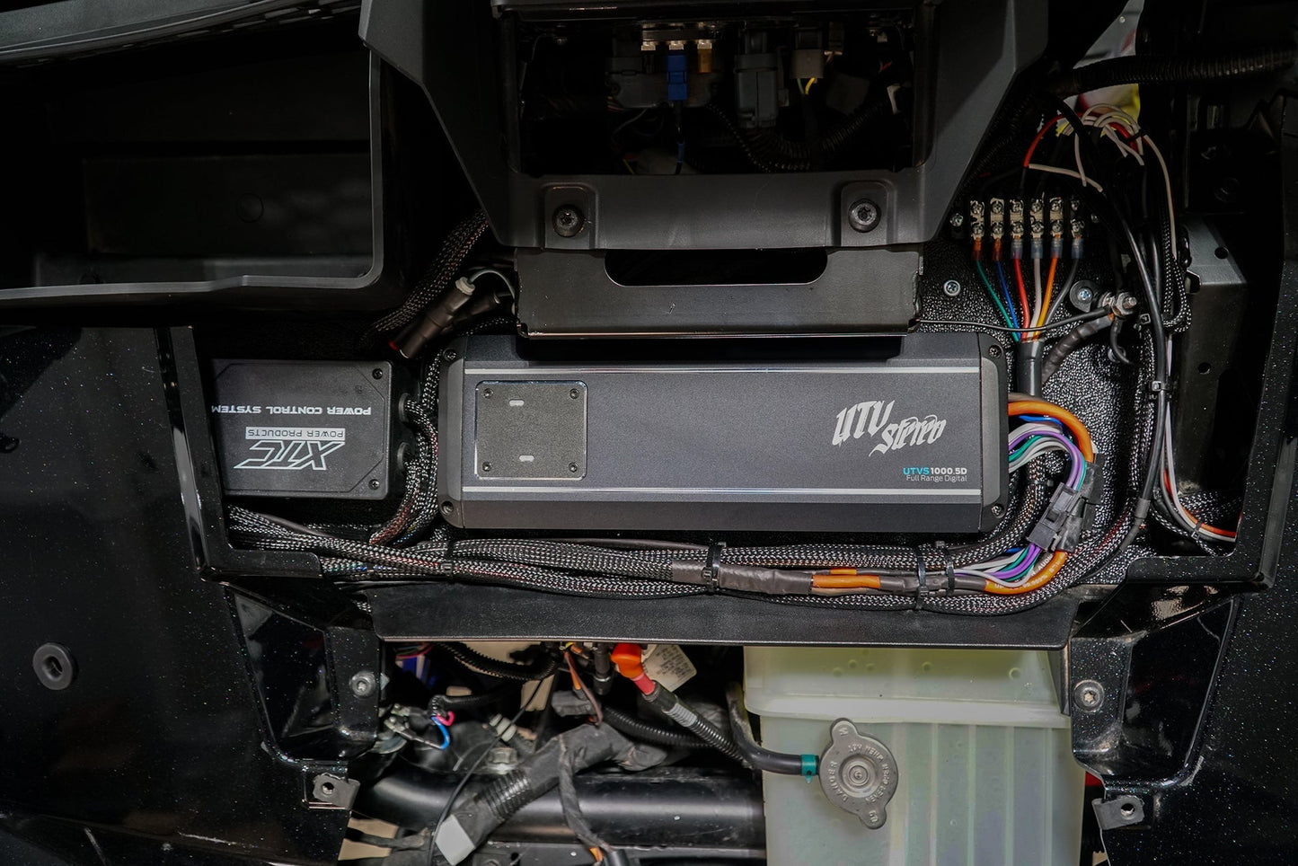 RZR® Signature Series Stage 6 Stereo Kit | UTVS-RZR-S6-S Dunes 2 Dezert SXS