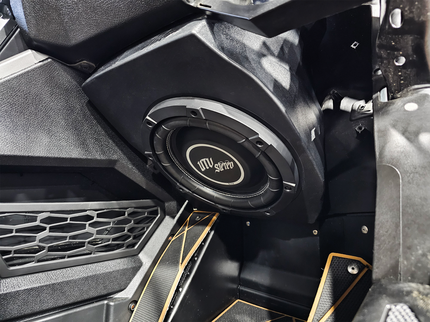 RZR® Pro Series 10" Vented Dash Subwoofer Enclosure | UTVS-PRO-VENC-DASH Dunes 2 Dezert SXS