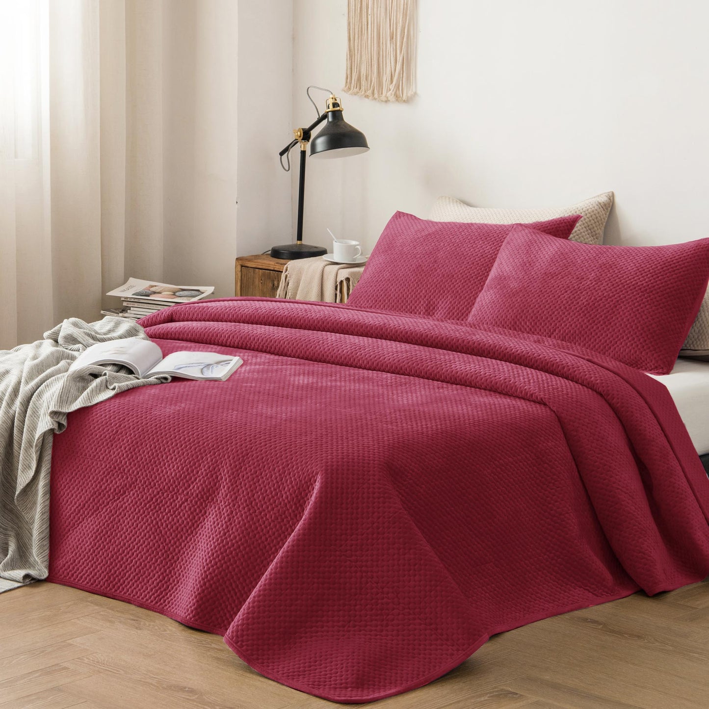 Kasentex All Season Cozy Velvet Quilt Set with Shams, Queen, King, Room Decor, Graduation Gifts Kasentex