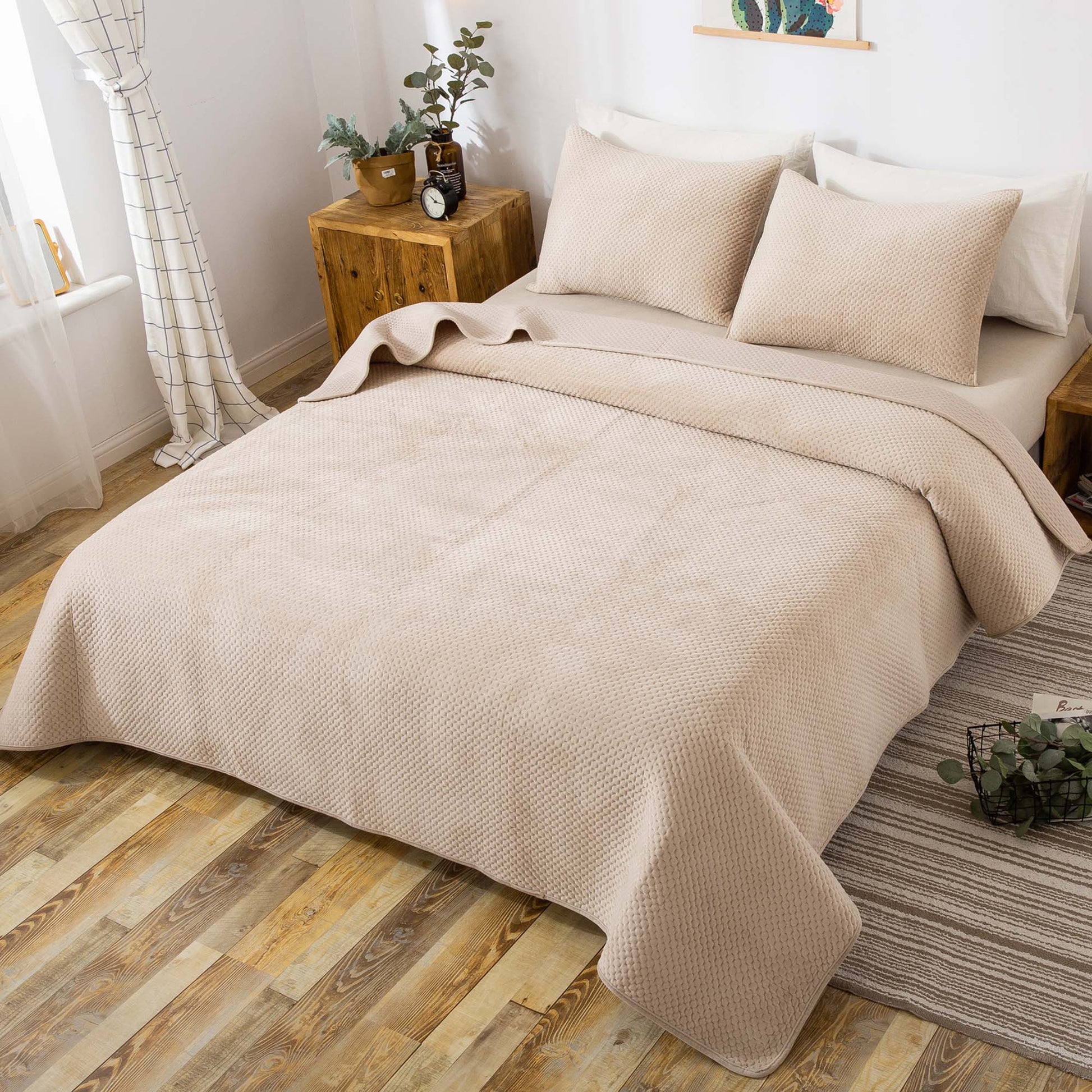 Kasentex All Season Cozy Velvet Quilt Set with Shams, Queen, King, Room Decor, Graduation Gifts Kasentex