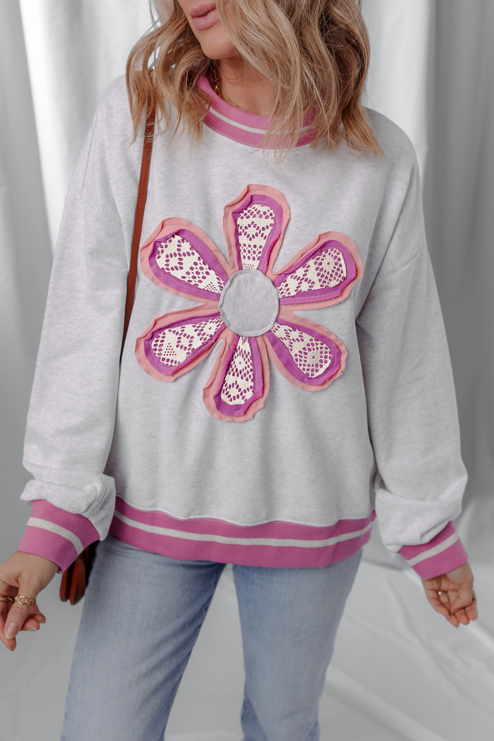 Caroline Flower Crew Neck Sweatshirt Threaded Pear