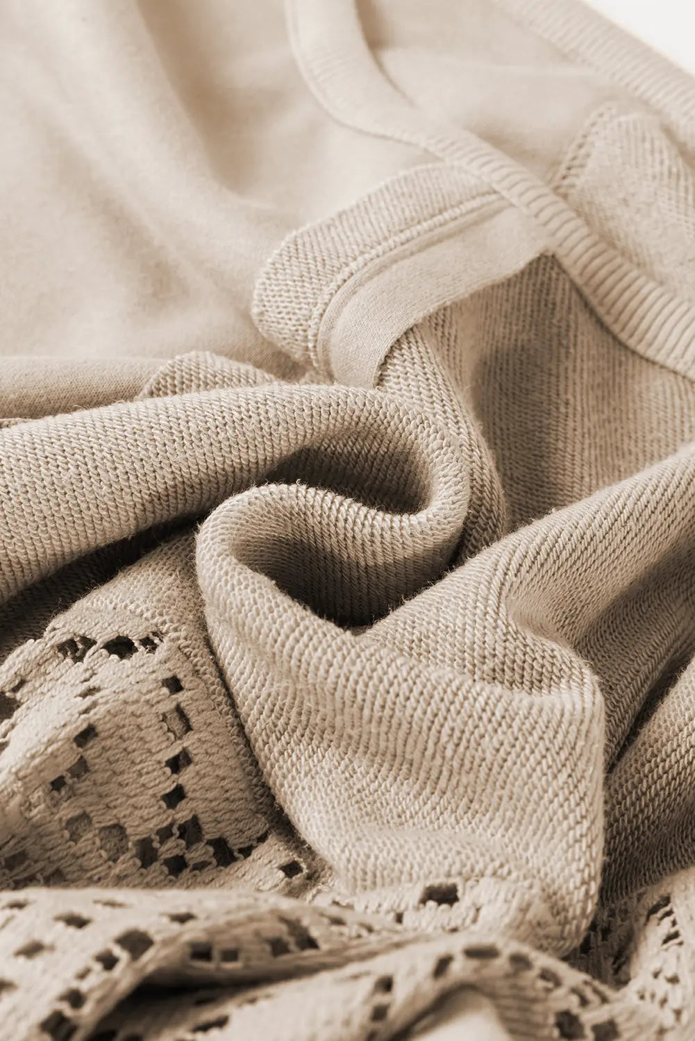 Rheaissa Seam Ribbed Trim Sweatshirt