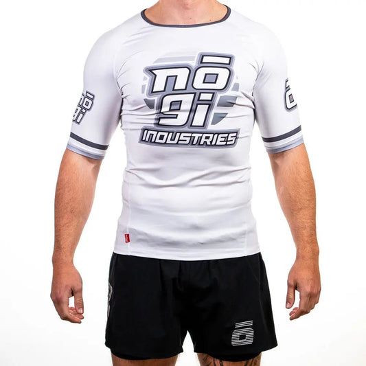 '7Four Short Sleeve Rank Rash Guard White - Get it from Bo
