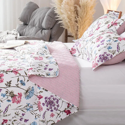 Kasentex Floral Quilt Set - Lightweight & Reversible - Cozy & Stylish Bedding - Machine Washable, Room Decor, Graduation Gifts Kasentex
