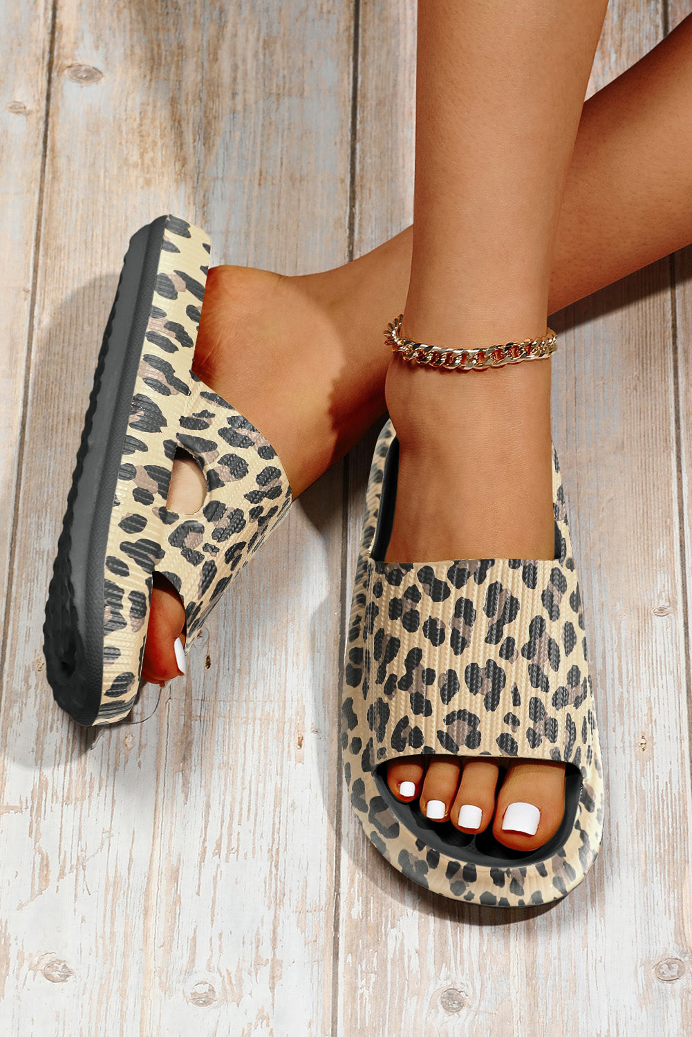 Thick Sole Slip On Slippers Threaded Pear
