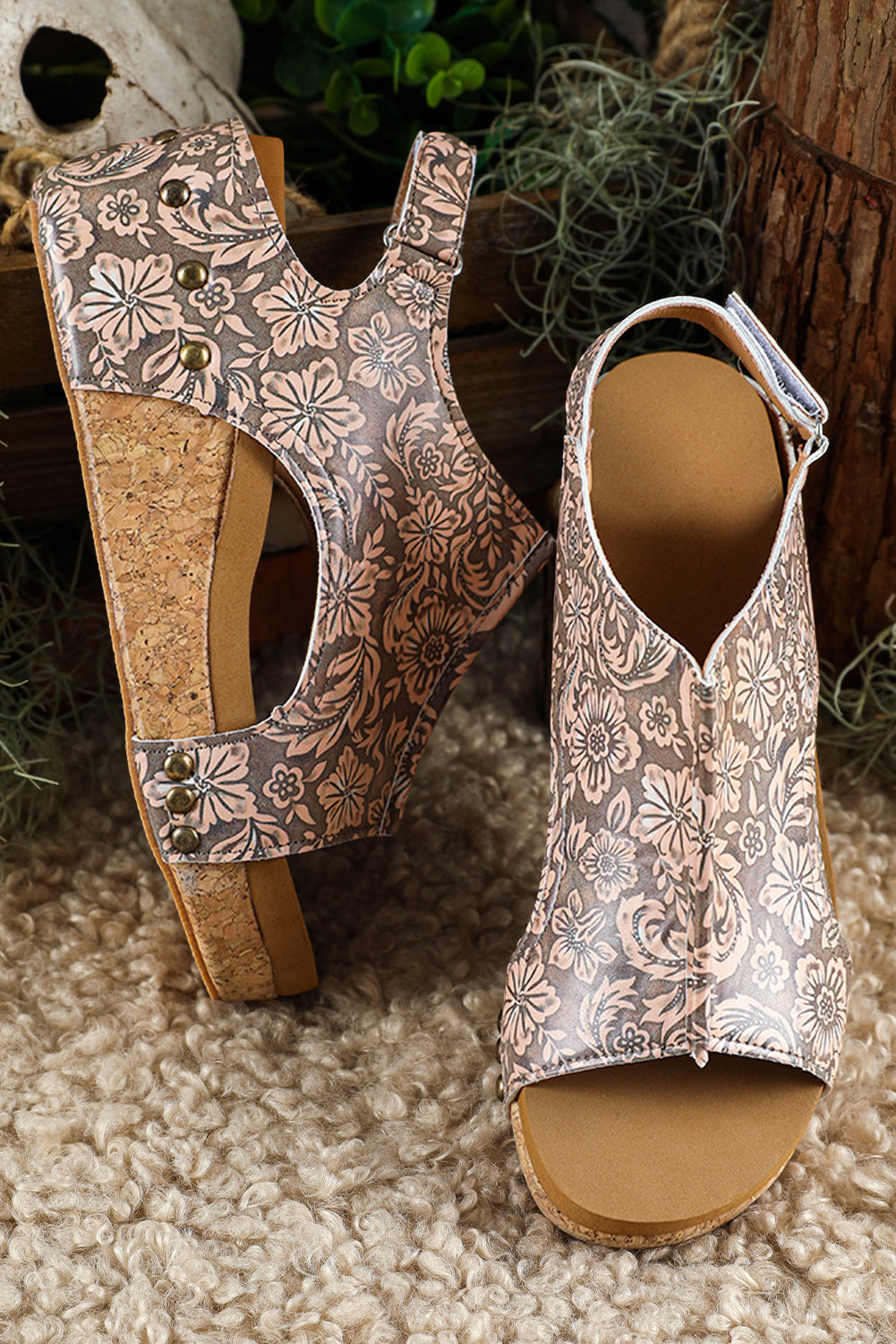 Vintage Floral Hollowed Platform Sandals Threaded Pear