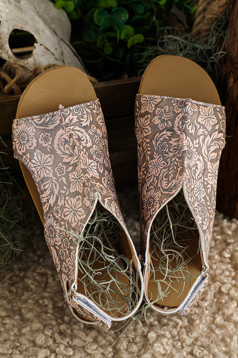 Vintage Floral Hollowed Platform Sandals Threaded Pear