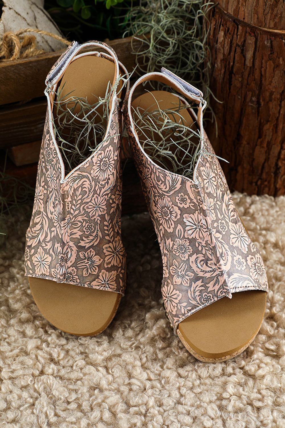 Vintage Floral Hollowed Platform Sandals Threaded Pear
