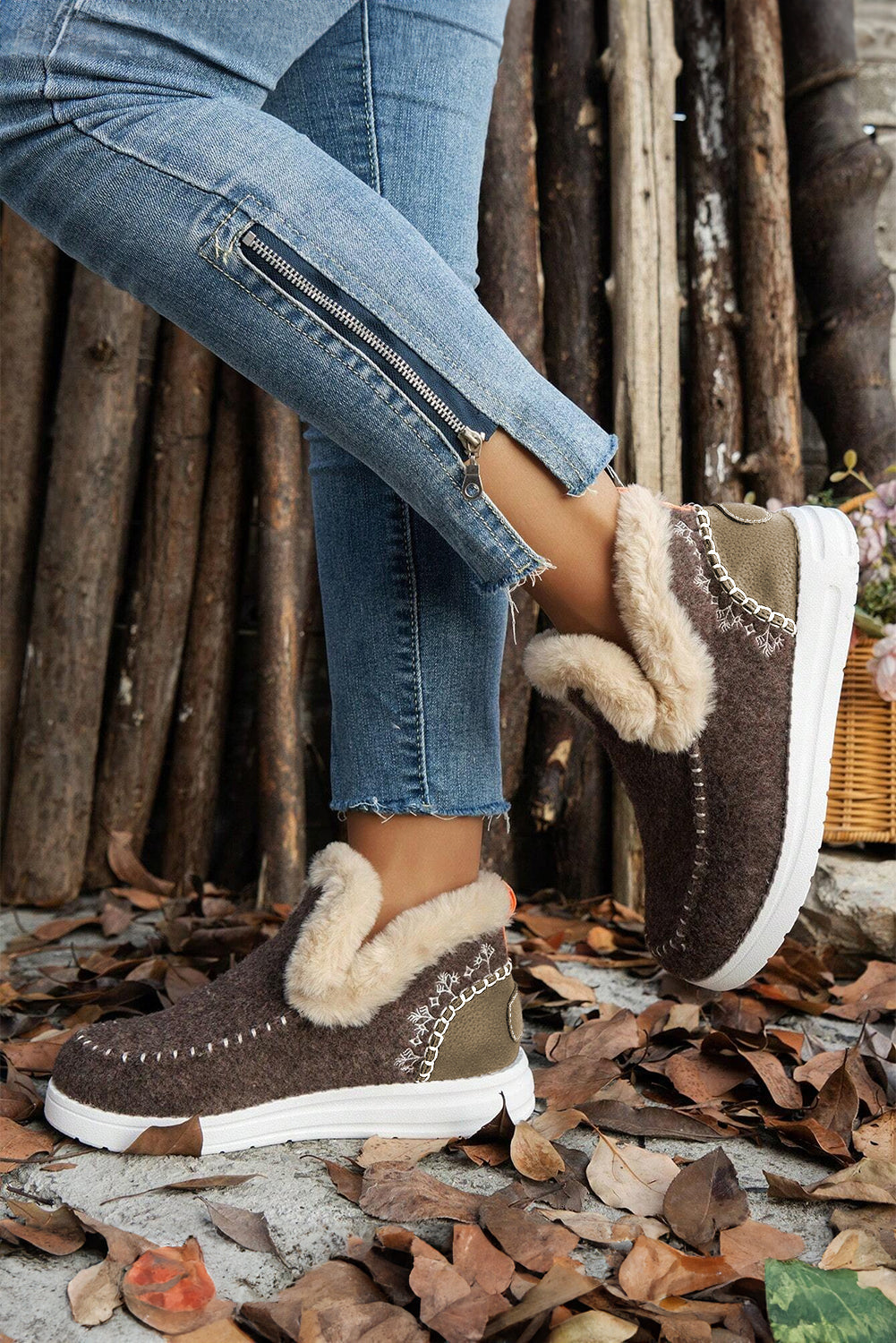 Anna Suede Stitching Plush Lined Anklet Boots Threaded Pear