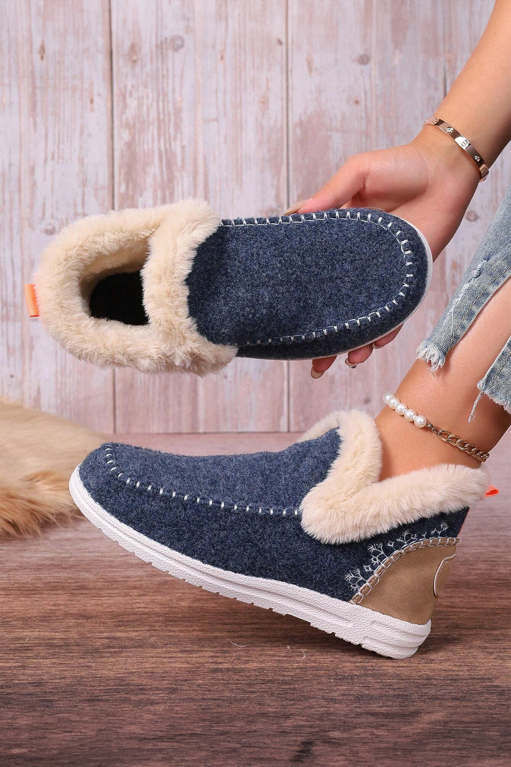 Anna Suede Stitching Plush Lined Anklet Boots Threaded Pear