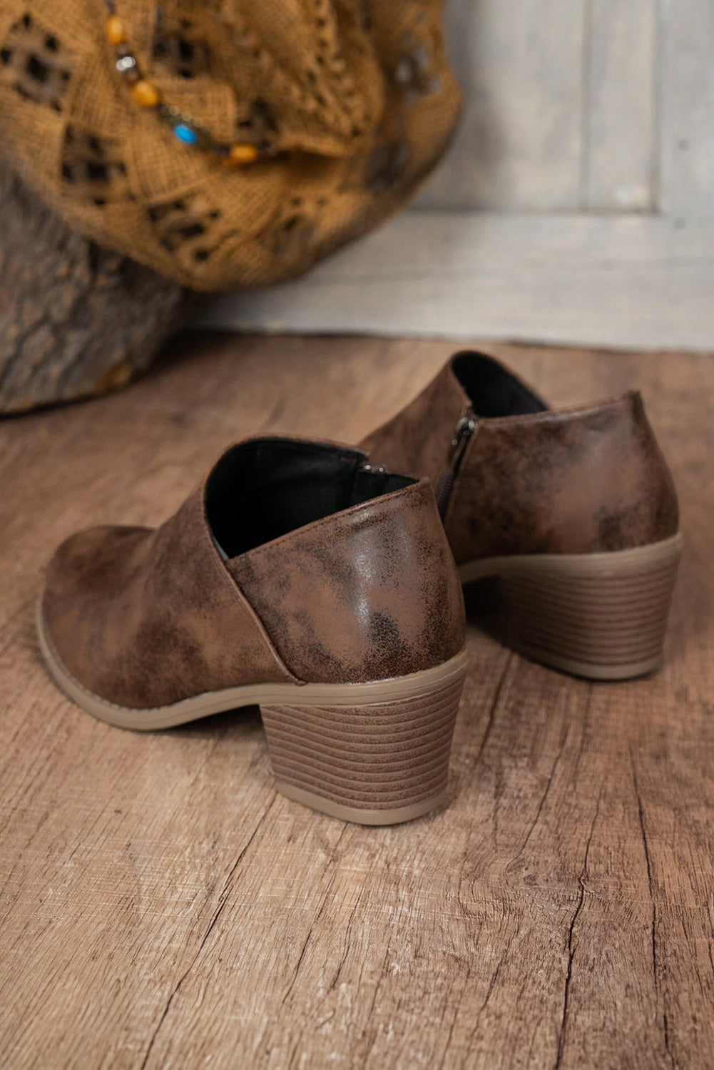 Tulip Opening Suede Ankle Boots Threaded Pear