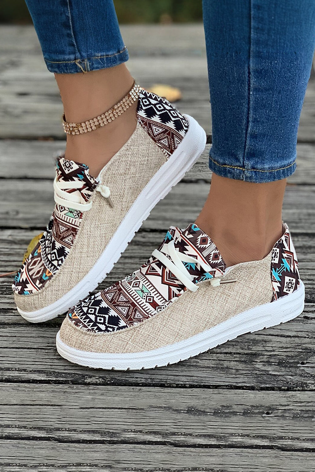 Bailee Vintage Aztec Lace-up Flat Shoes Threaded Pear