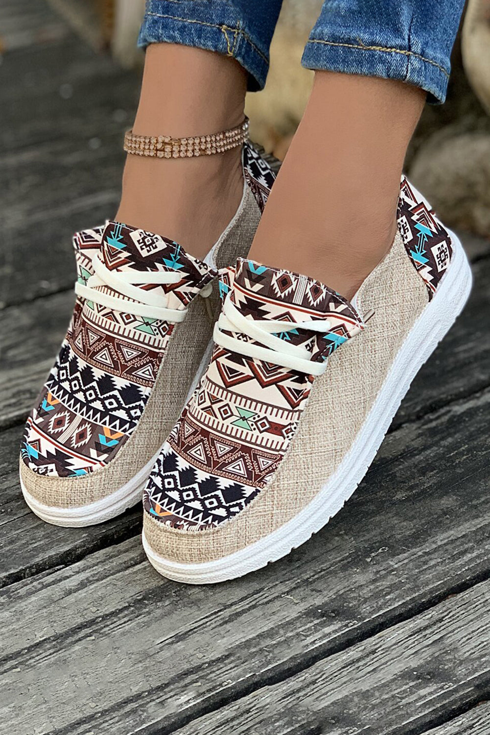 Bailee Vintage Aztec Lace-up Flat Shoes Threaded Pear