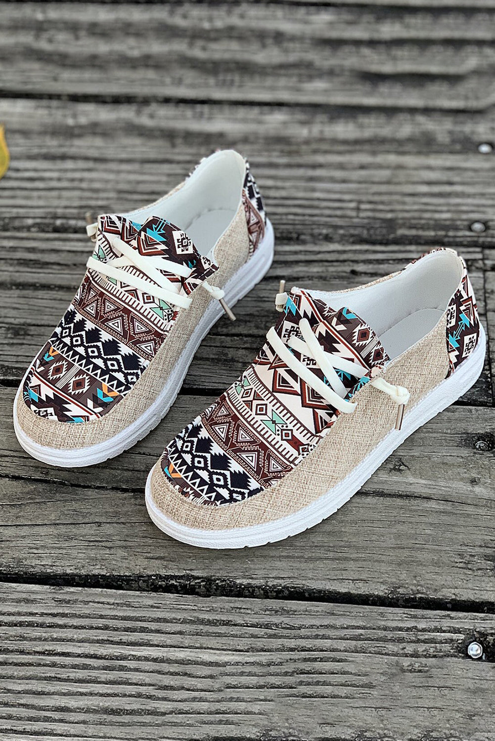 Bailee Vintage Aztec Lace-up Flat Shoes Threaded Pear