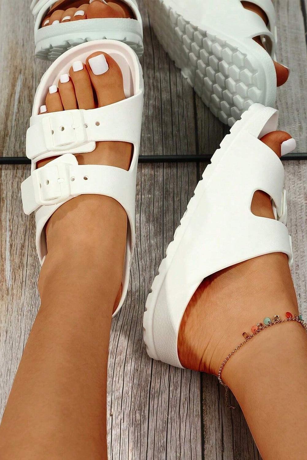 Double-buckle EVA Slippers Threaded Pear