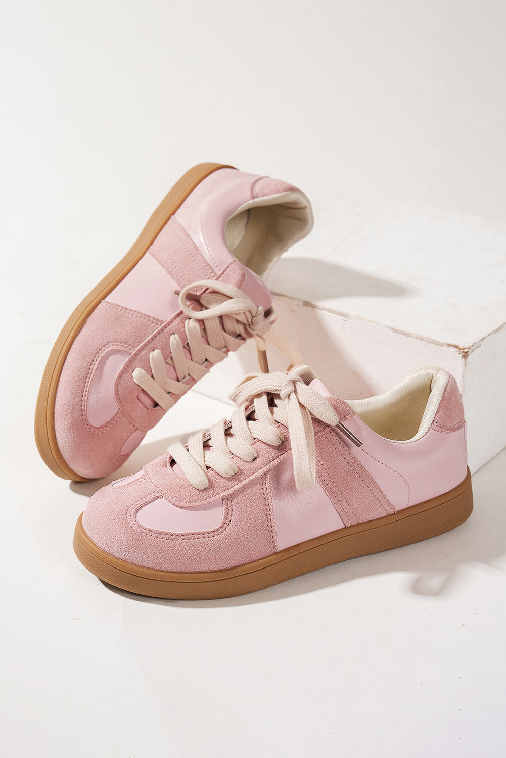 Raina Two Tone Lace-up Sneakers Threaded Pear