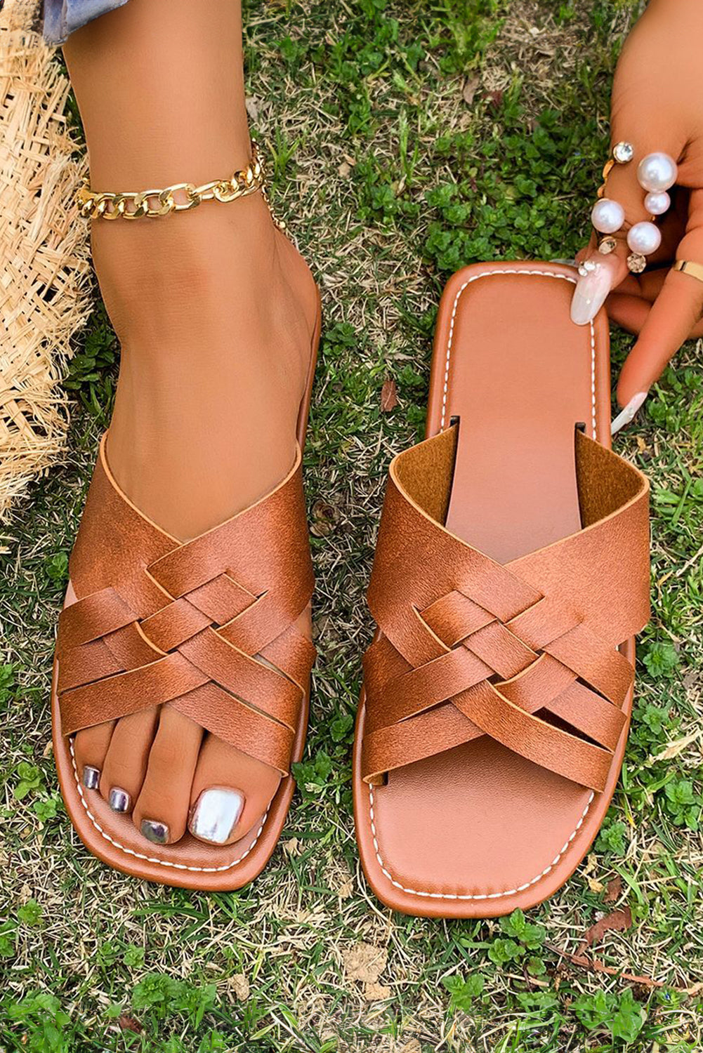 Ana Crossed Woven Flat Slippers - Get it from Bo