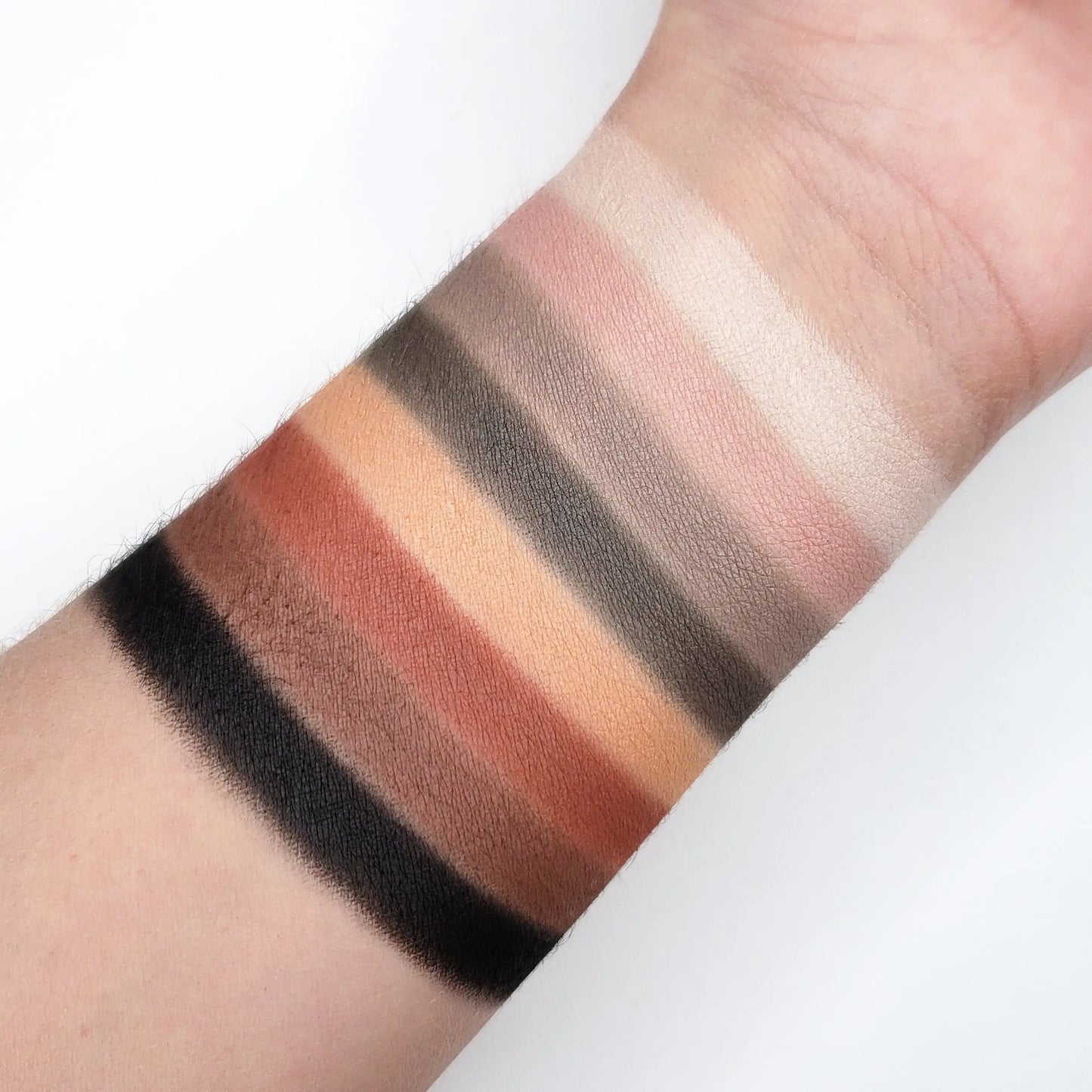 BOLD EYESHADOW PALETTE CP08 Crown Brush