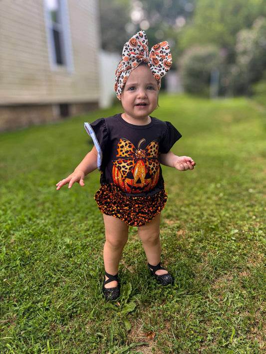 Pumpkin bow flutter leo only - Get it from Bo
