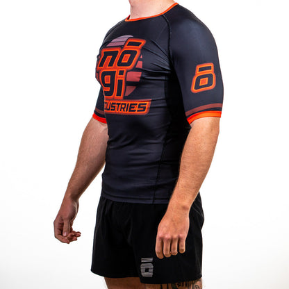 '7Four Short Sleeve Rank Rash Guard Black - Get it from Bo