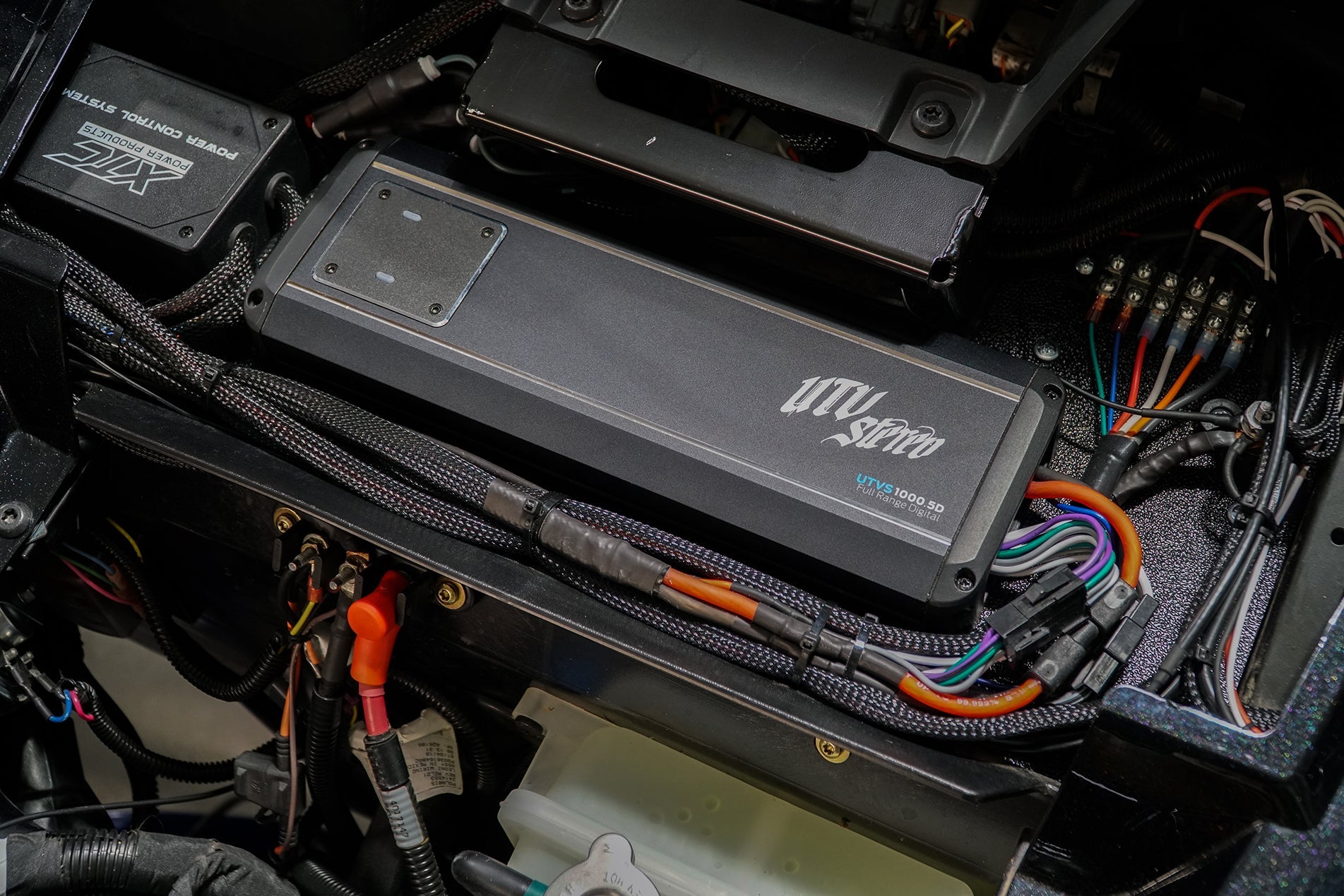 RZR® Signature Series Stage 6 Stereo Kit | UTVS-RZR-S6-S Dunes 2 Dezert SXS