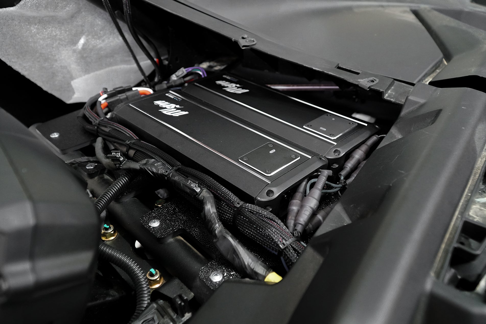 Can-Am® X3 Signature Series Stage 7 Stereo Kit | UTVS-X3-S7-S Dunes 2 Dezert SXS