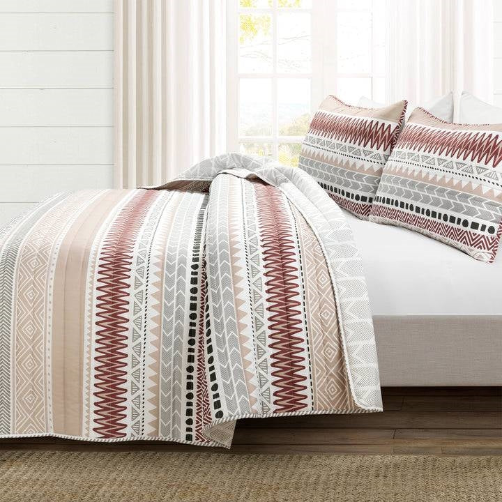 Full/Queen Lightweight Rustic Red Chevron Stripe Reversible 3 Piece Quilt Set FastFurnishings