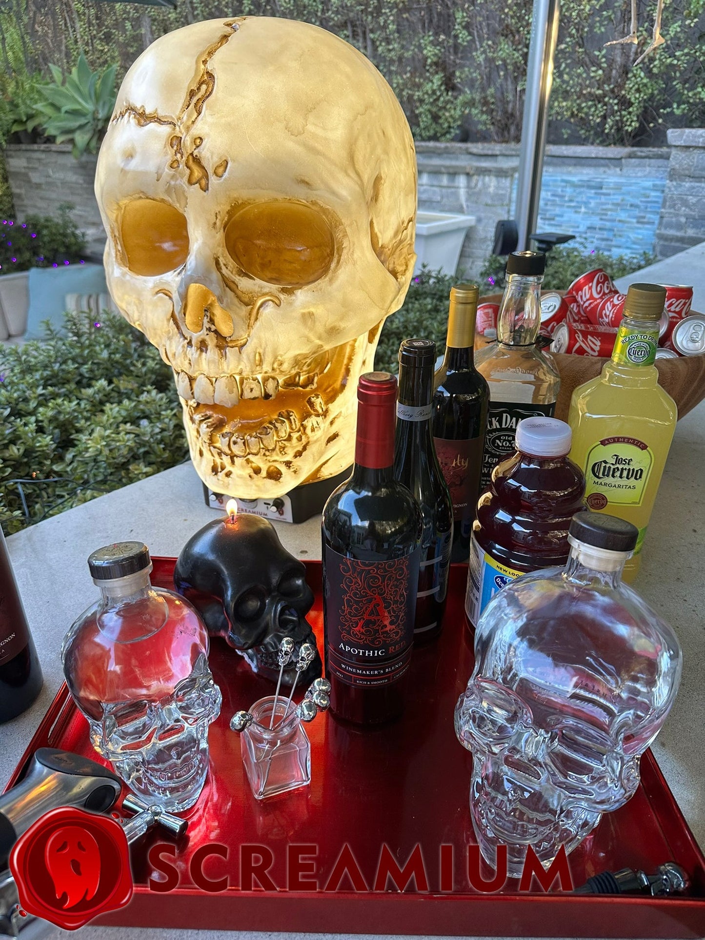 Giant Skull Animatronic Lamp Prop 20-Inch-Tall Heavy Duty Polyresin Halloween Decoration SCREAMIUM