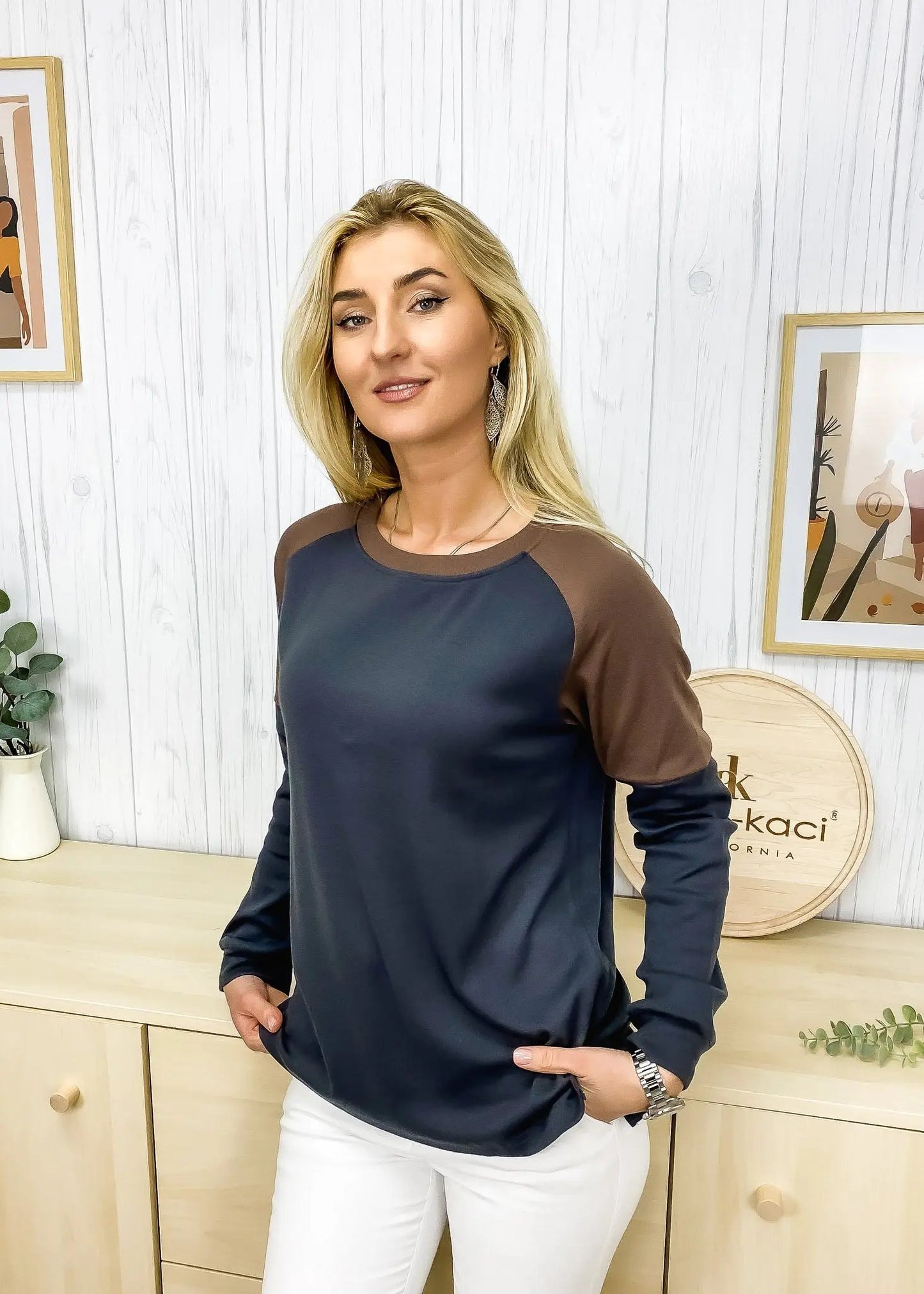 Casual Crewneck Sweatshirts Long Sleeve Color Block Blouses Side Slit Pullover Tops Anna-Kaci Wholesale