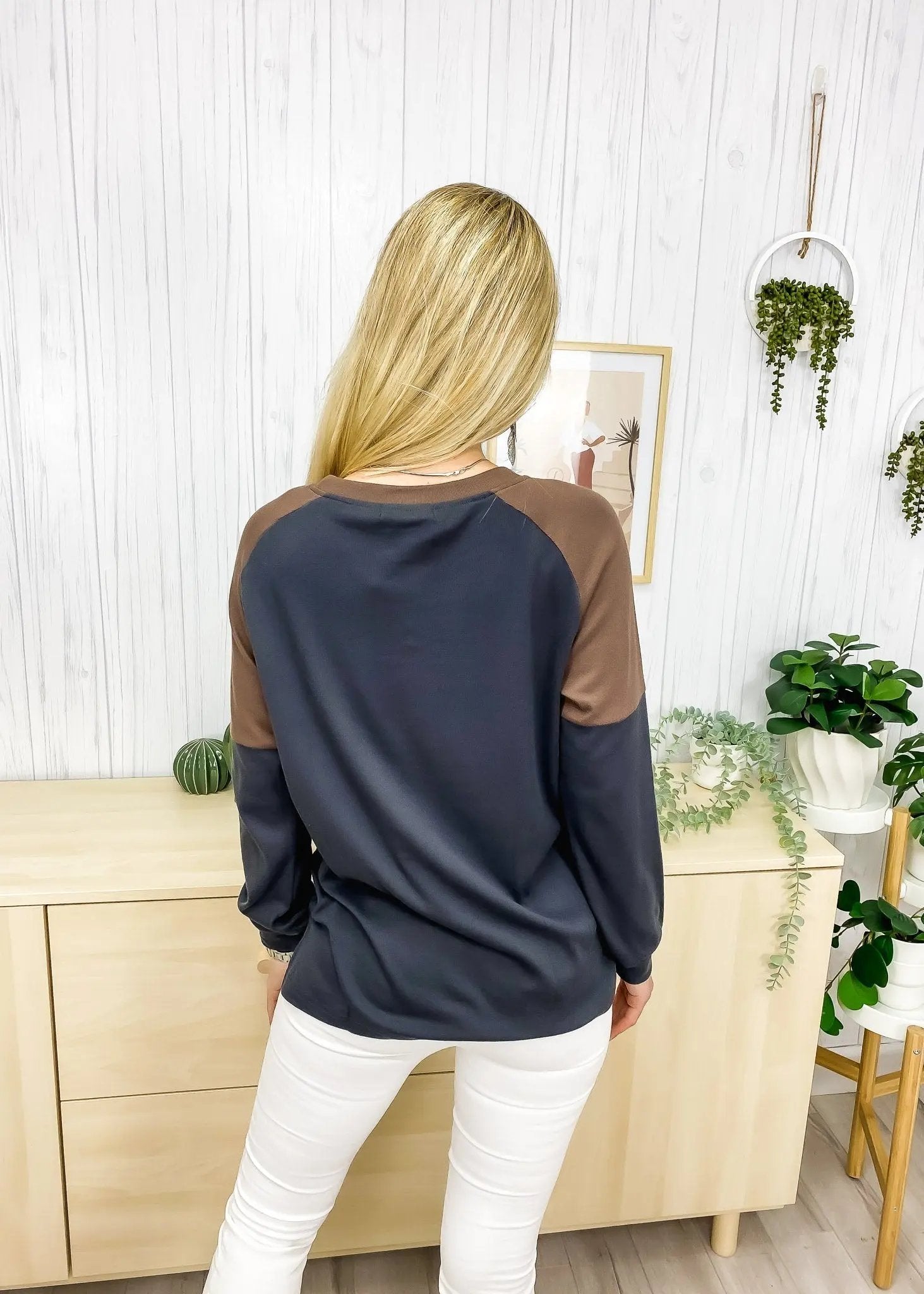 Casual Crewneck Sweatshirts Long Sleeve Color Block Blouses Side Slit Pullover Tops Anna-Kaci Wholesale
