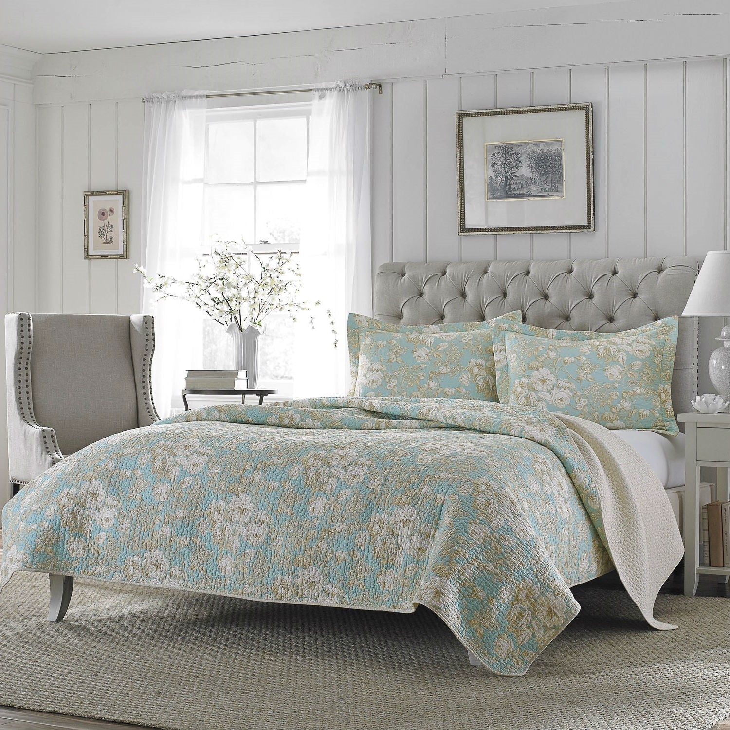 King size 3-Piece Reversible Cotton Quilt Set with Seafoam Blue Beige Floral Pattern FastFurnishings