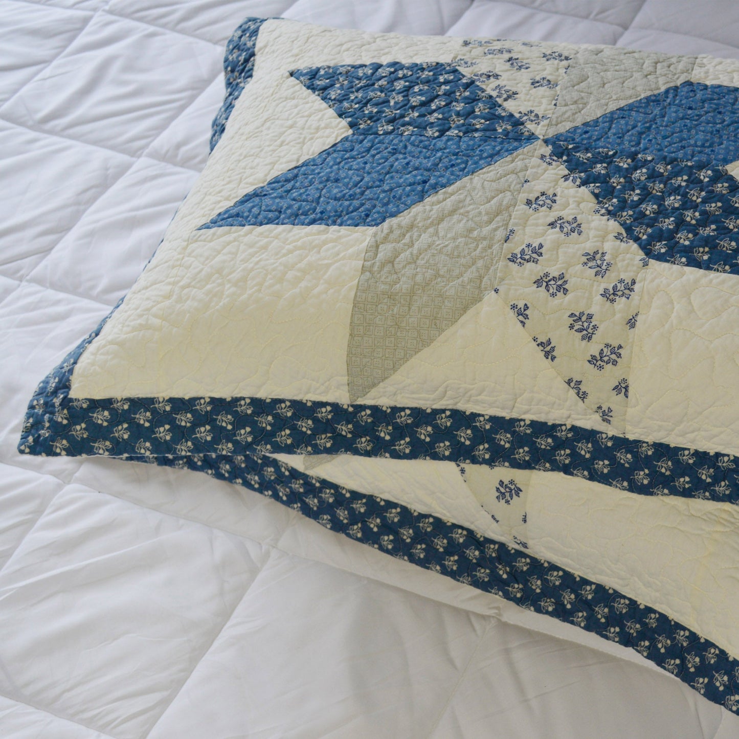 Kasentex 100% Cotton Summer Diamond Blue Patchwork Quilt King Size Pillow Sham, Boho Style, Motif Blue and Ivory, Room Decor, Graduation Gifts