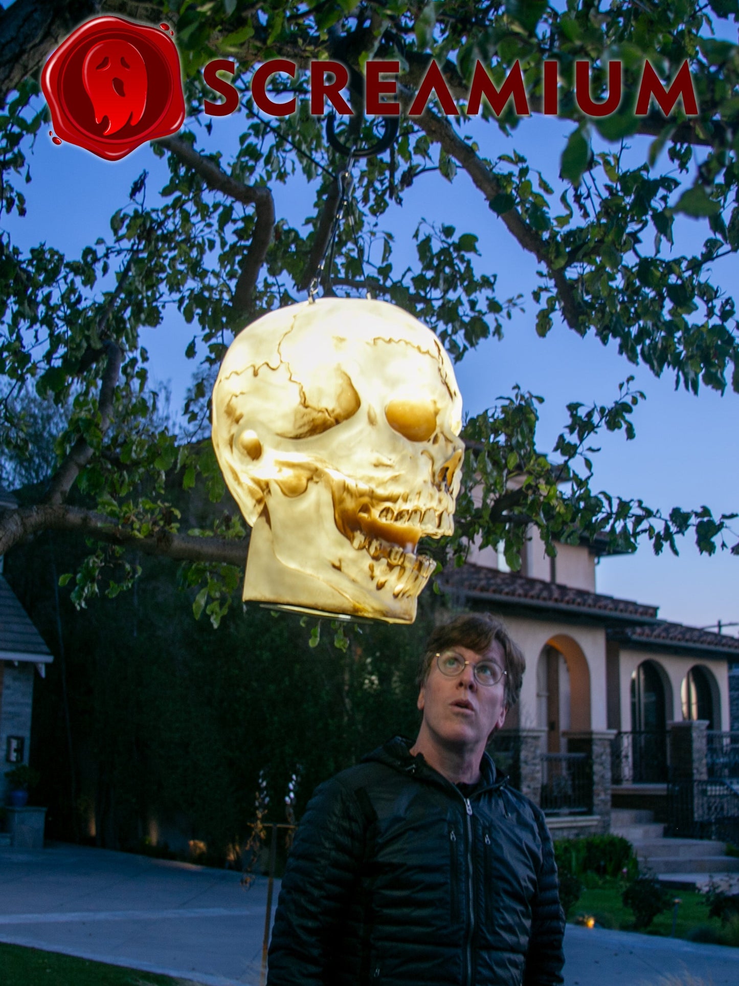 Giant Skull Pendant Lantern Prop 20-Inch-Tall Waterproof Outdoor Halloween Decoration SCREAMIUM