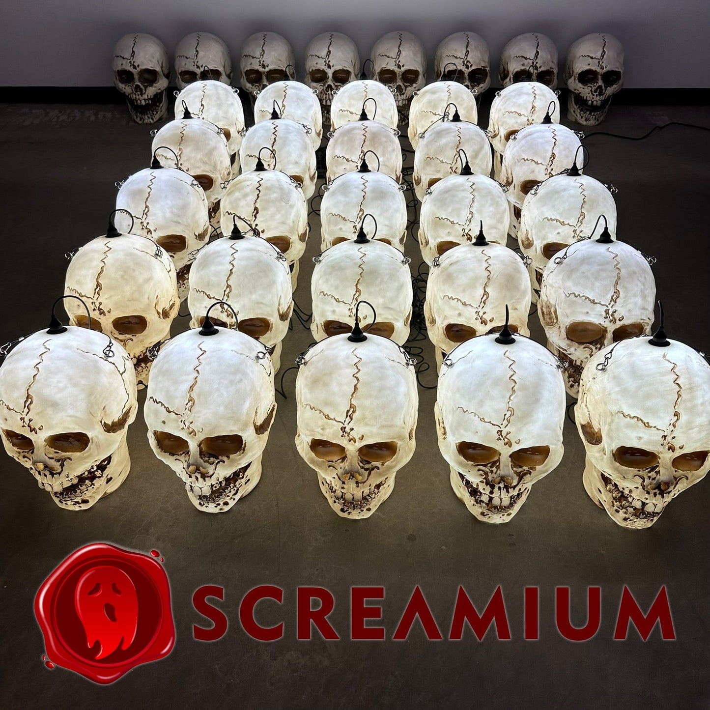 Giant Skull Pendant Lantern Prop 20-Inch-Tall Waterproof Outdoor Halloween Decoration SCREAMIUM