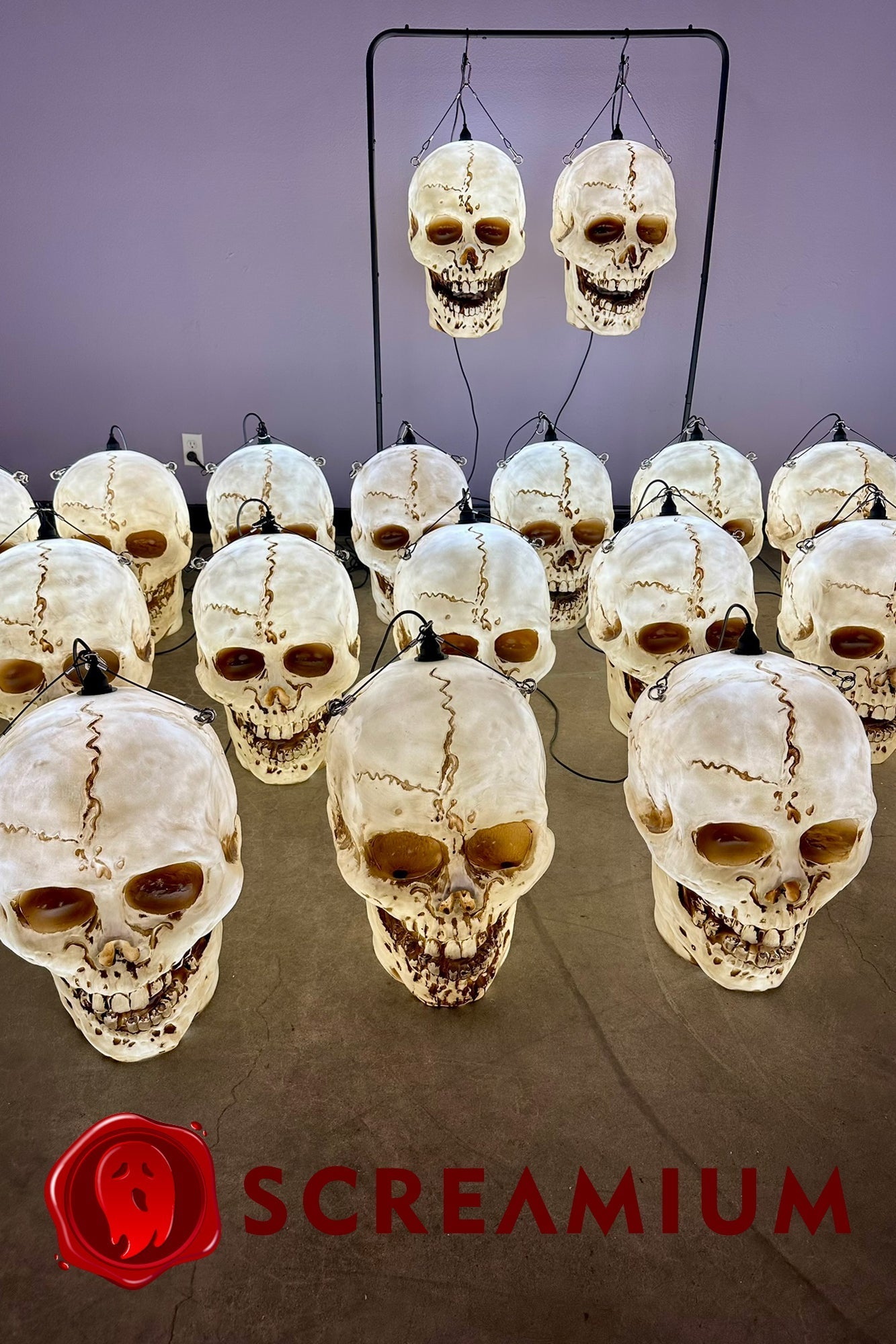 Giant Skull Pendant Lantern Prop 20-Inch-Tall Waterproof Outdoor Halloween Decoration SCREAMIUM