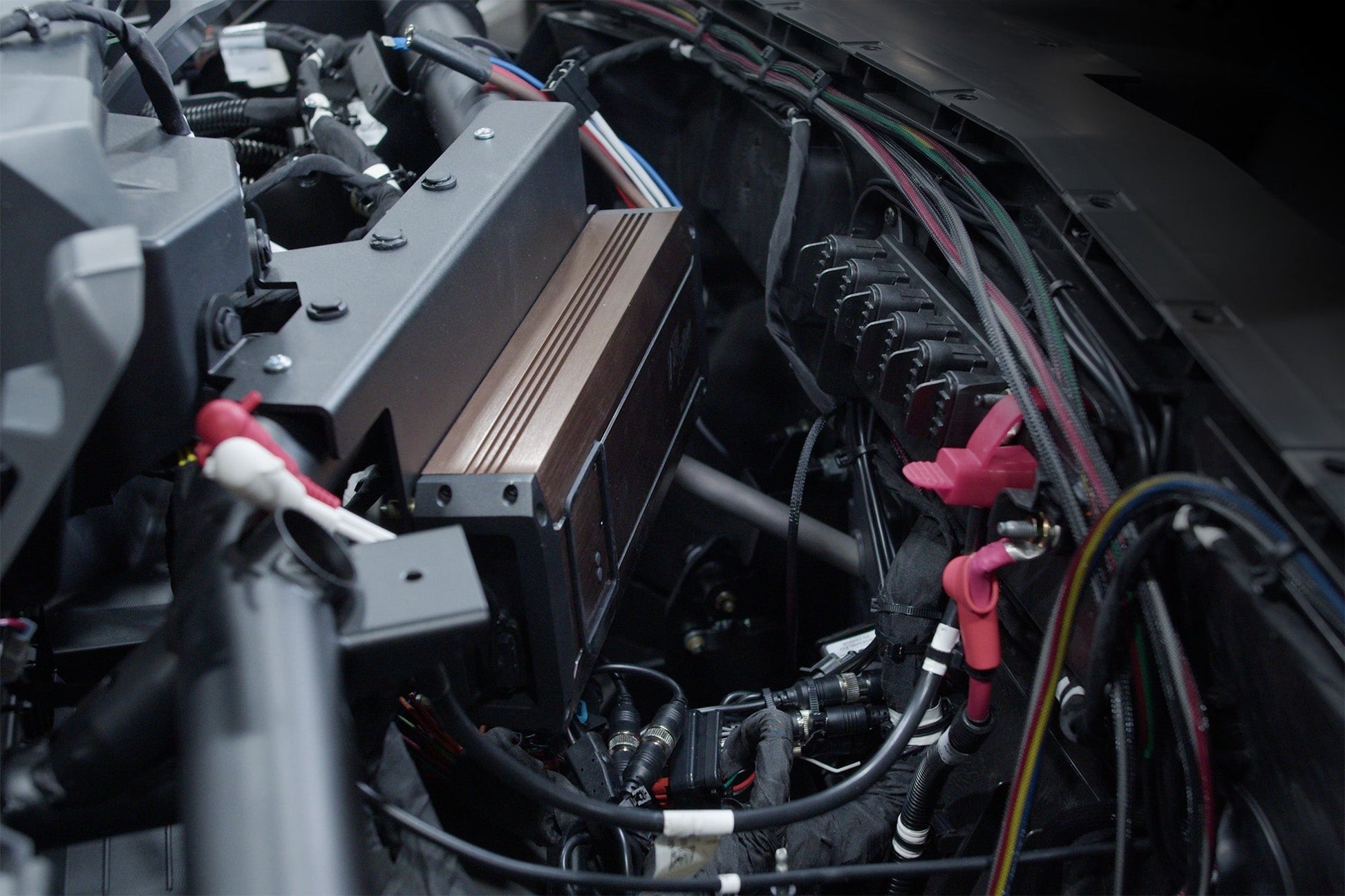 RZR® Pro Series -Center- Amplifier Mount | UTVS-PRO-AMPMT-CNT Dunes 2 Dezert SXS