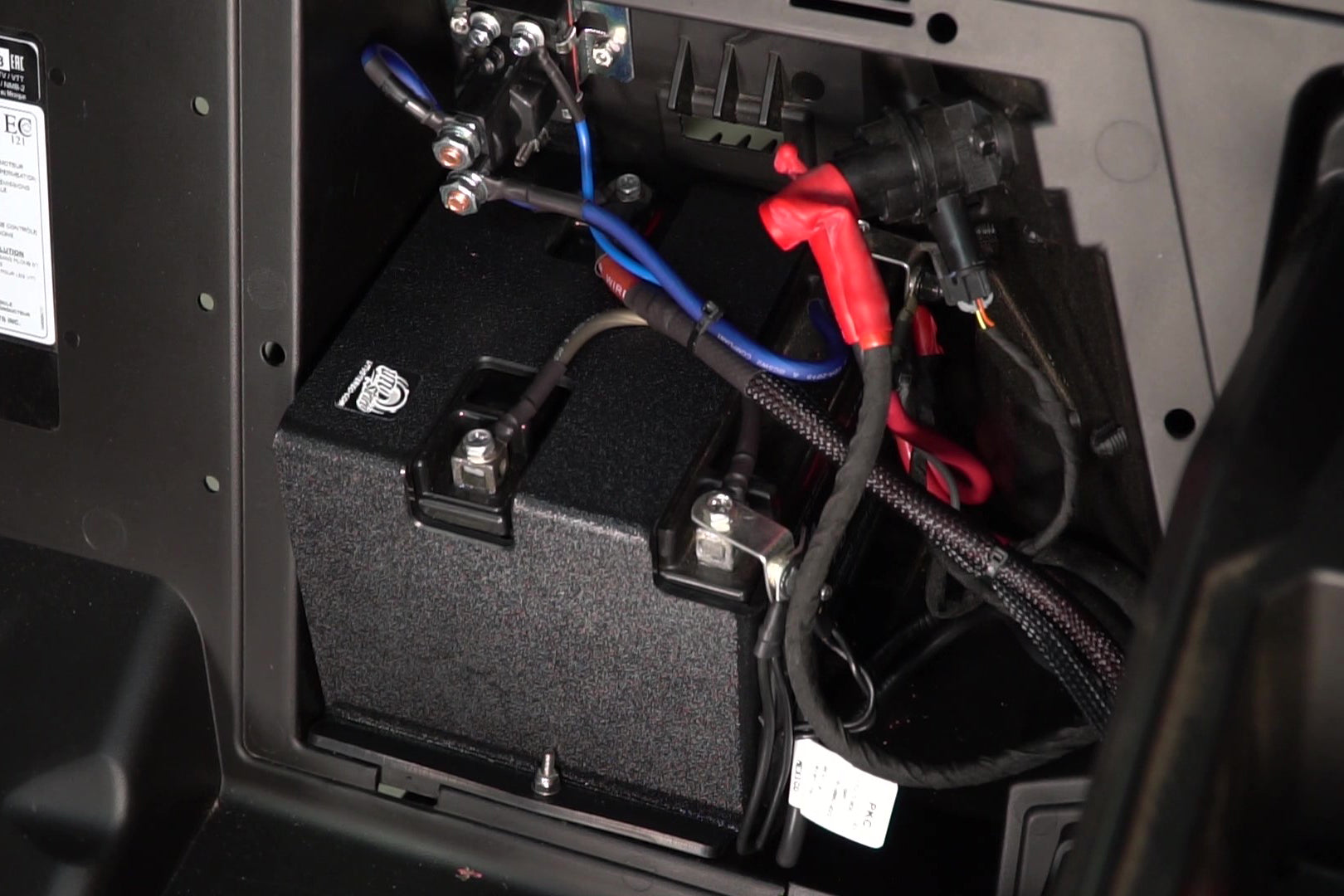 Can-Am® X3 2nd Battery Kit (Wire Kit & Battery Mount Only) | UTVS-X3-2BATT-NB Dunes 2 Dezert SXS