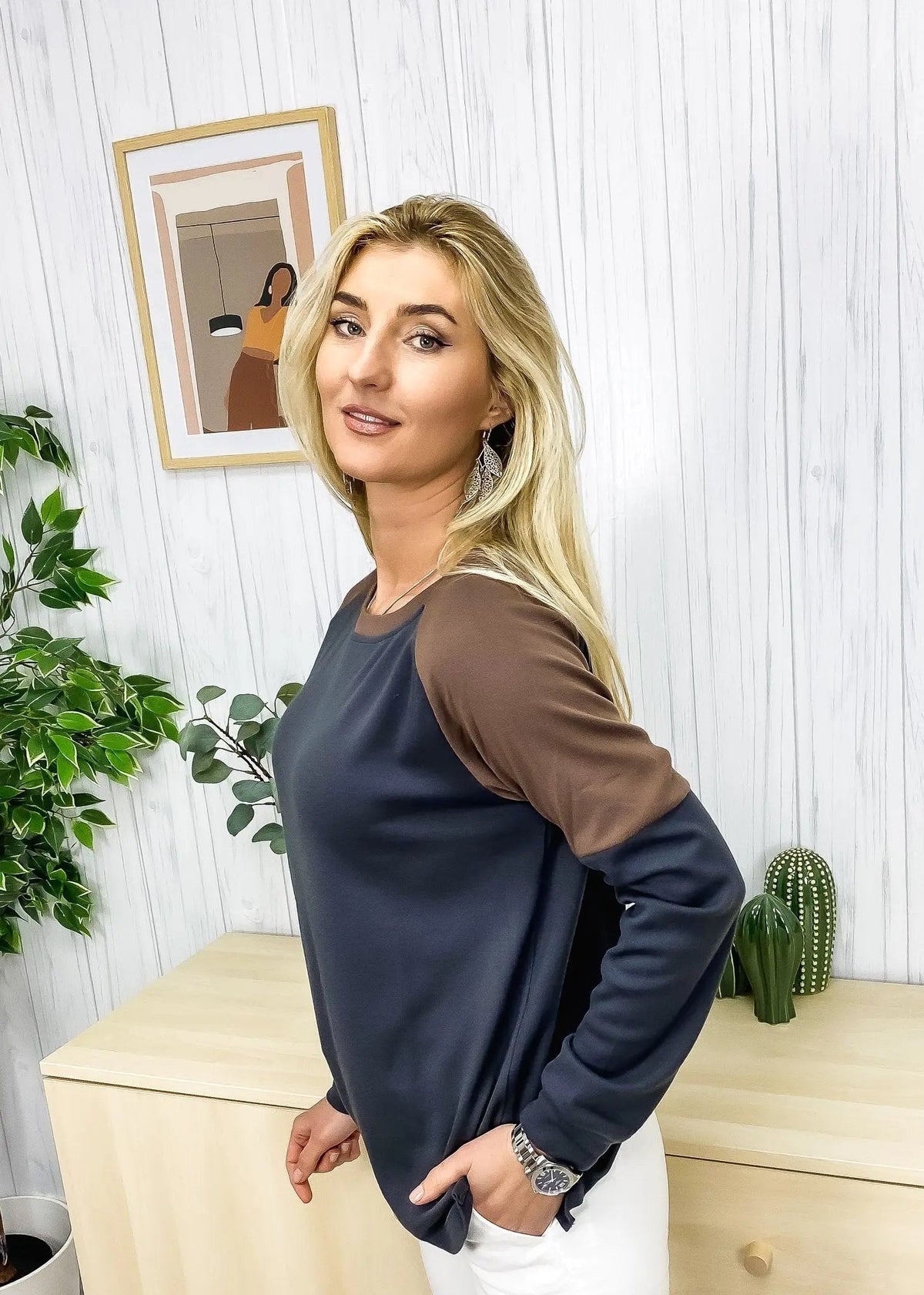 Casual Crewneck Sweatshirts Long Sleeve Color Block Blouses Side Slit Pullover Tops - Get it from Bo