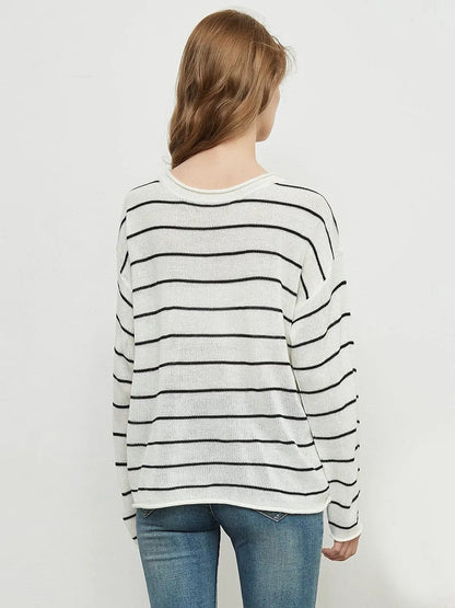 Crew Neck Minimalist Striped Sweater - Get it from Bo
