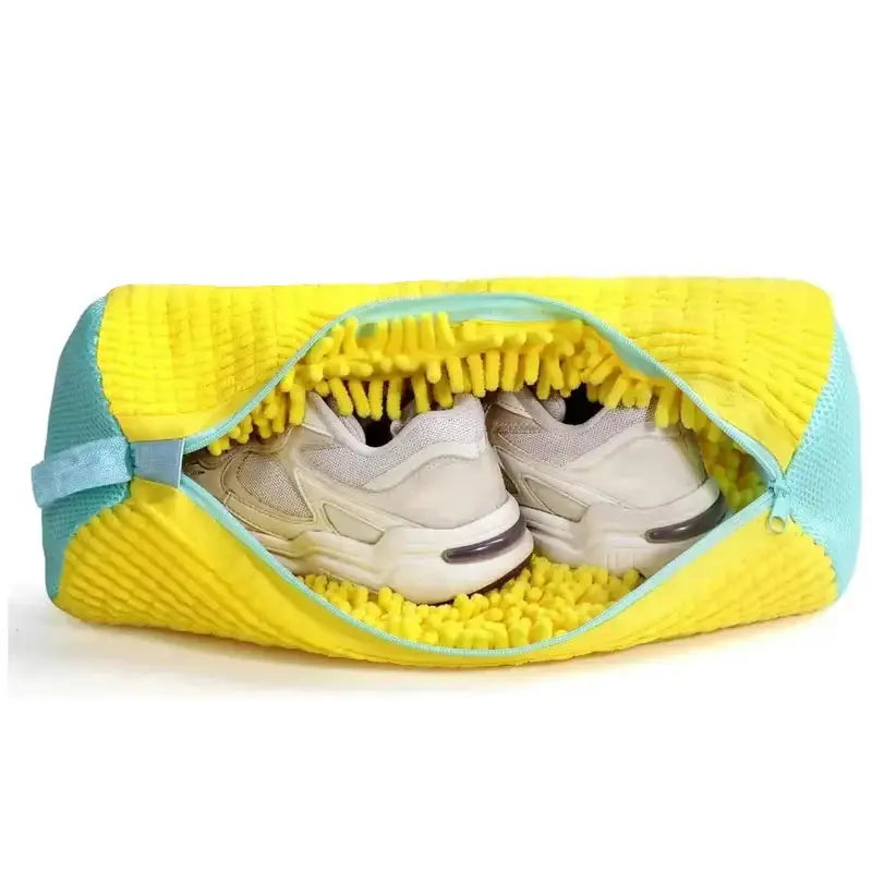 Fluffy Fiber Shoe Washing Bag 360° Surround Cleaning Reusable Durable Machine-Washable Laundry Bag with Zipper Closure (1pc)