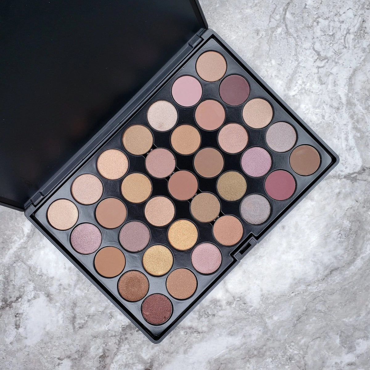 JAVA EYESHADOW PALETTE 35J - Get it from Bo