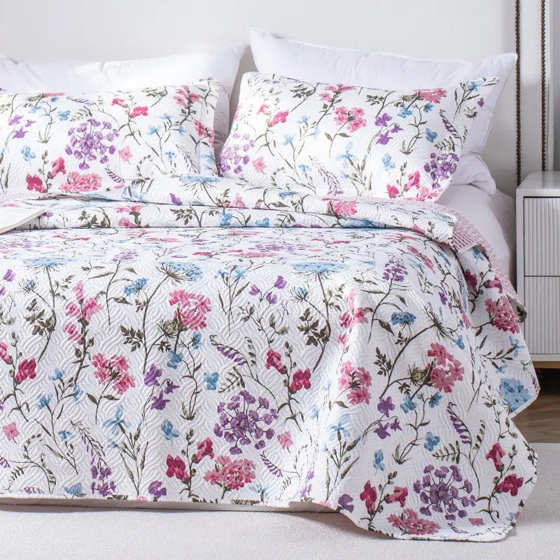 Kasentex Floral Quilt Set - Lightweight & Reversible - Cozy & Stylish Bedding - Machine Washable, Room Decor, Graduation Gifts - Get it from Bo