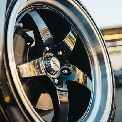 KR2 Gloss Black/Machined Lip - Get it from Bo