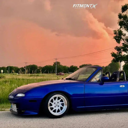 KR7 White/Machined Lip - Get it from Bo