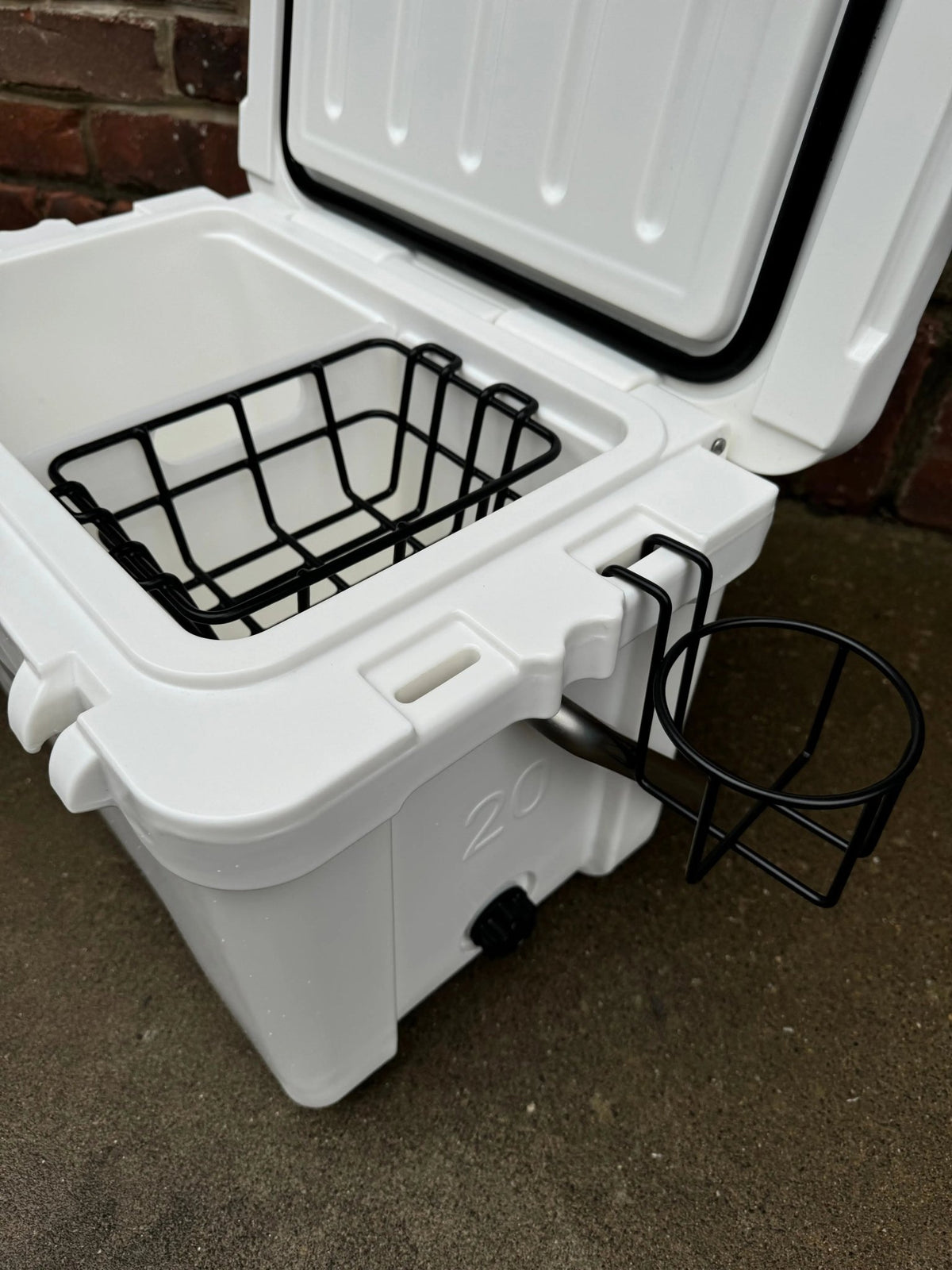 Polar Bear 20 Hard Cooler - Get it from Bo