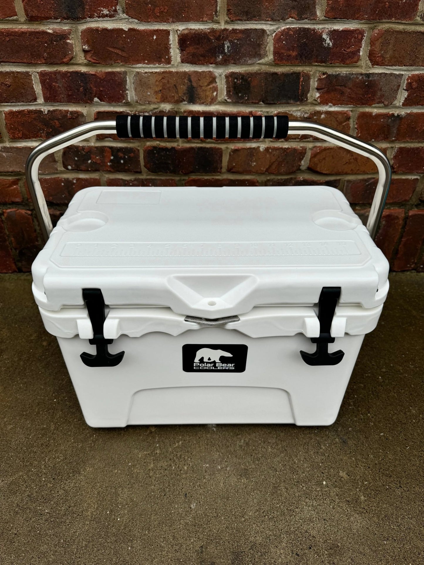 Polar Bear 20 Hard Cooler - Get it from Bo